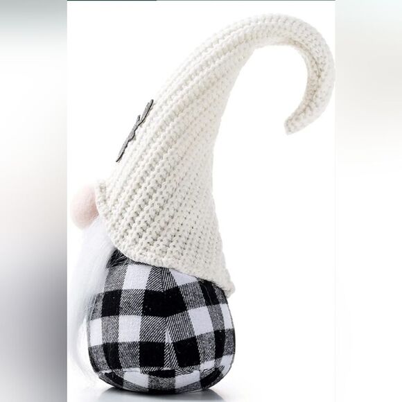 Senjie Hand Made Christmas Gnome - Picture 5 of 6